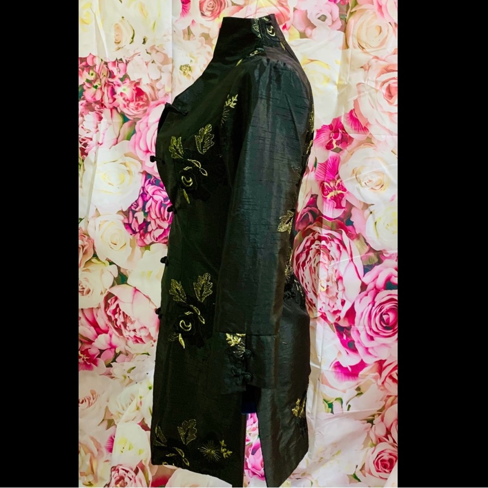 Chinese Style Black Silk Floral Women's Jacket - Picture 6 of 6